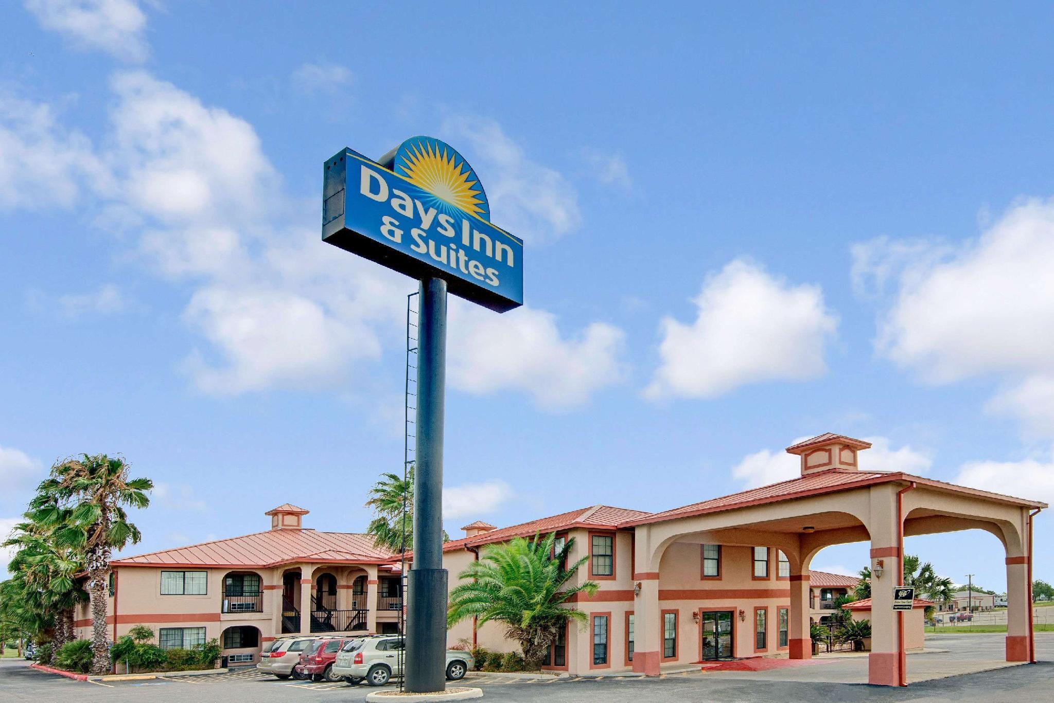 Days Inn & Suites By Wyndham Braunig Lake Elmendorf Ngoại thất bức ảnh
